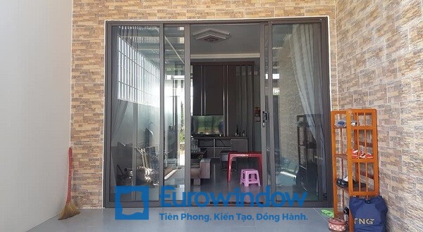 cửa nhôm 3 cánh, Thế nào là cửa nhôm 3 cánh, hệ gioăng kép, ưu điểm của cửa nhôm 3 cánh, cửa nhôm, công ty cổ phần Eurowindow